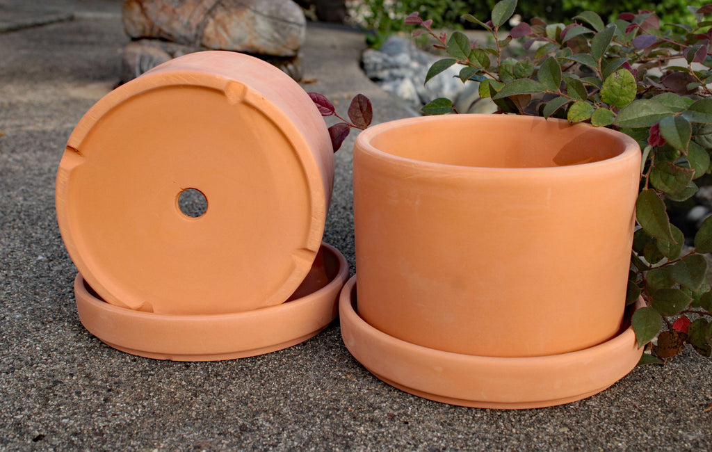 Set of 2 Natural Terracotta Round Fat Walled Garden Planters with Individual Trays. (Large Size)