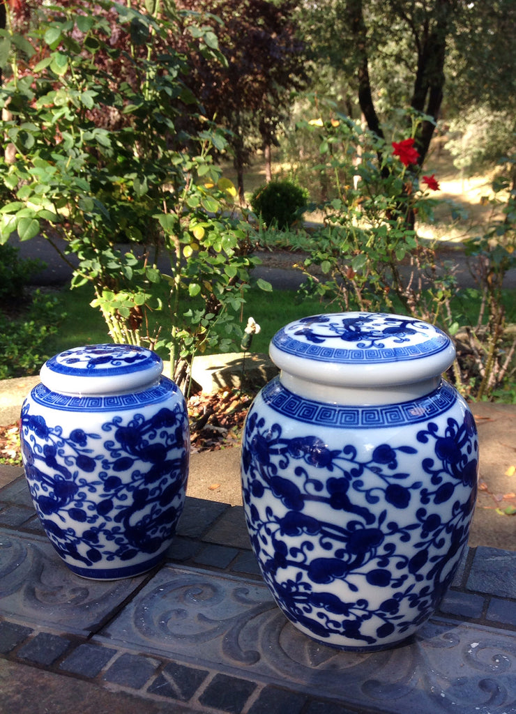 Blue and White Chinese Floral Pattern Porcelain Tea Storage Container 2 sizes available