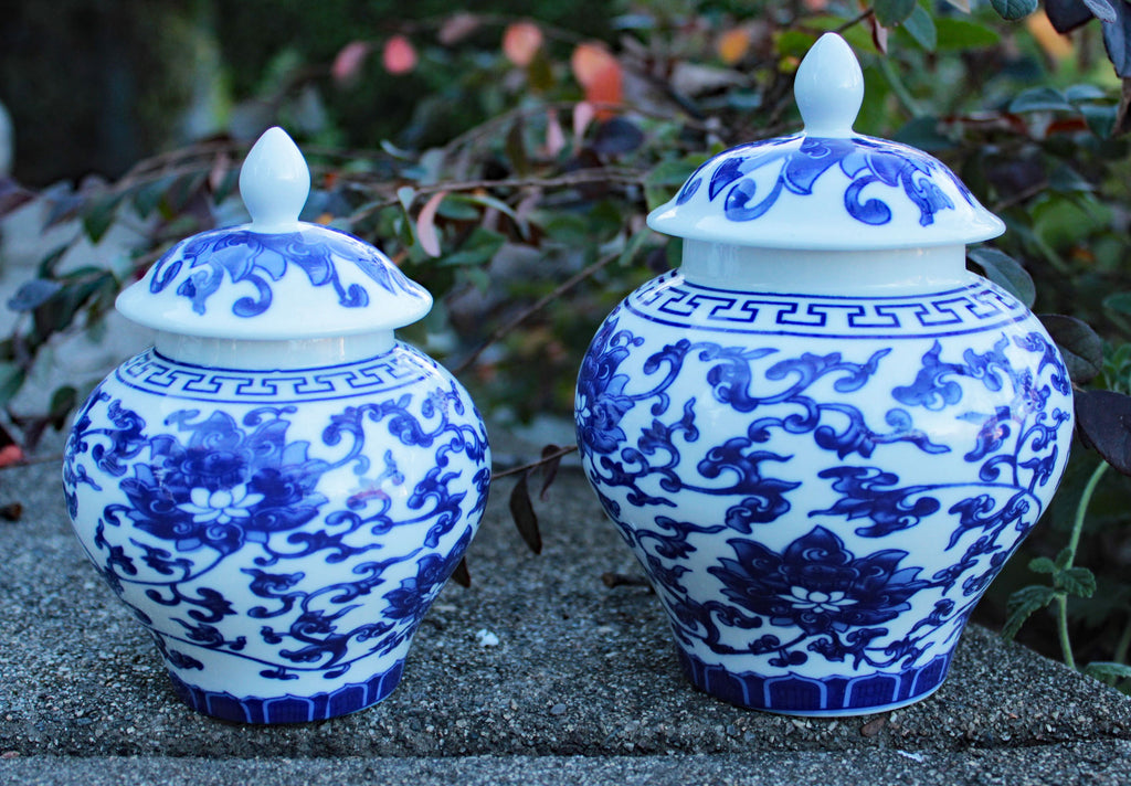 Ancient Chinese Style Blue and White Porcelain Lotus Helmet-Shaped Temple Jar, 2 sizes available