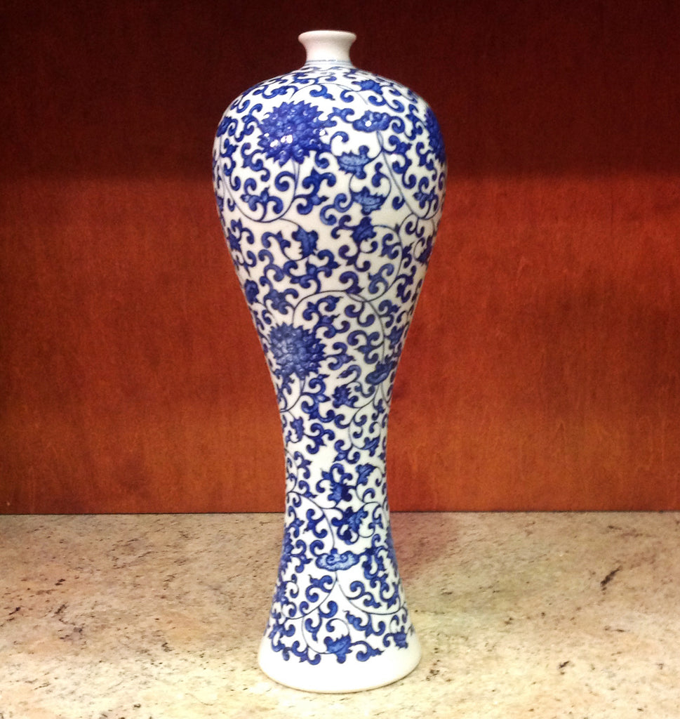 Classic Blue and White Porcelain Floral Porcelain Slender Beauty Decorative Vase