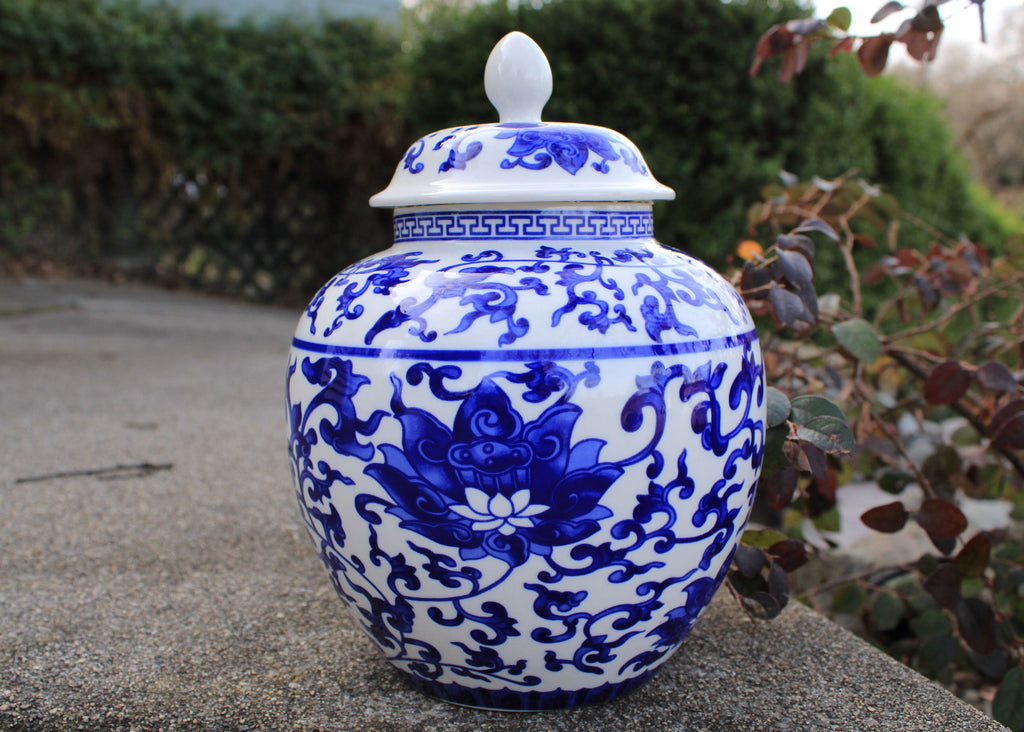 Blue and White Porcelain Tea Storage Helmet-shaped Temple Jar, 3 sizes available