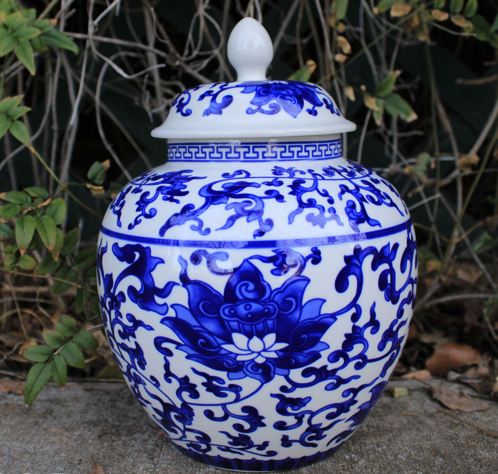 Blue and White Porcelain Tea Storage Helmet-shaped Temple Jar, 3 sizes available