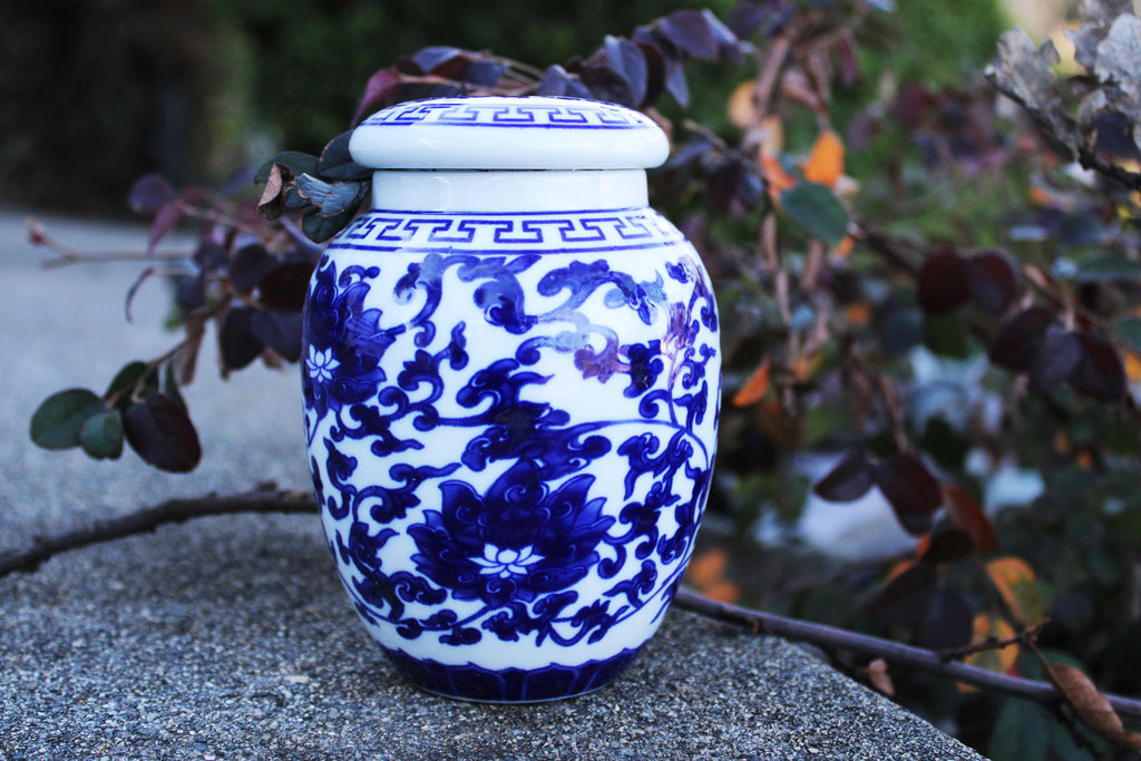 Decorative Blue and White Lotus Pattern Porcelain Tea Storage Container or Display Unit