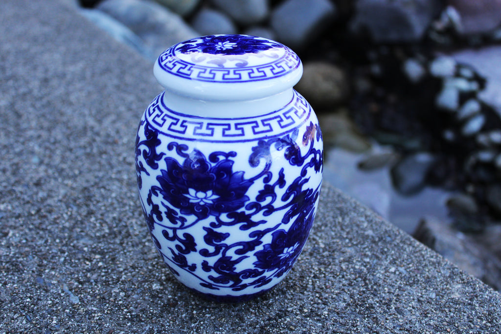 Decorative Blue and White Lotus Pattern Porcelain Tea Storage Container or Display Unit