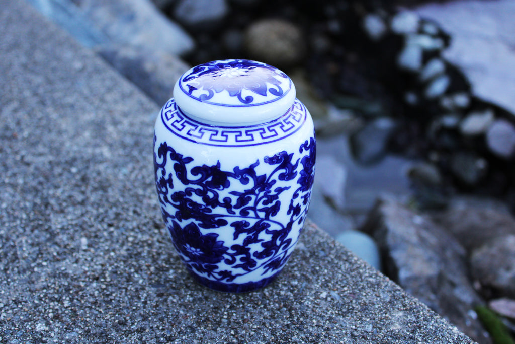 Decorative Blue and White Lotus Pattern Porcelain Tea Storage Container or Display Unit