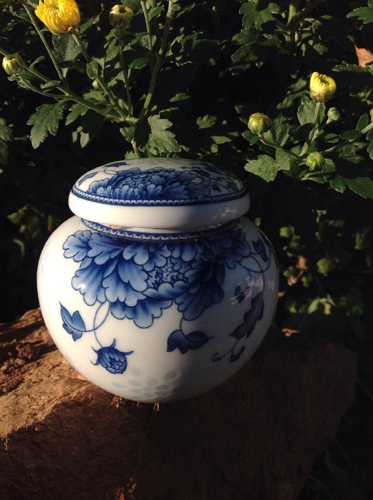 Classic Blue and White  Porcelain Tea Container or Kitchen Storage Unit (Round )